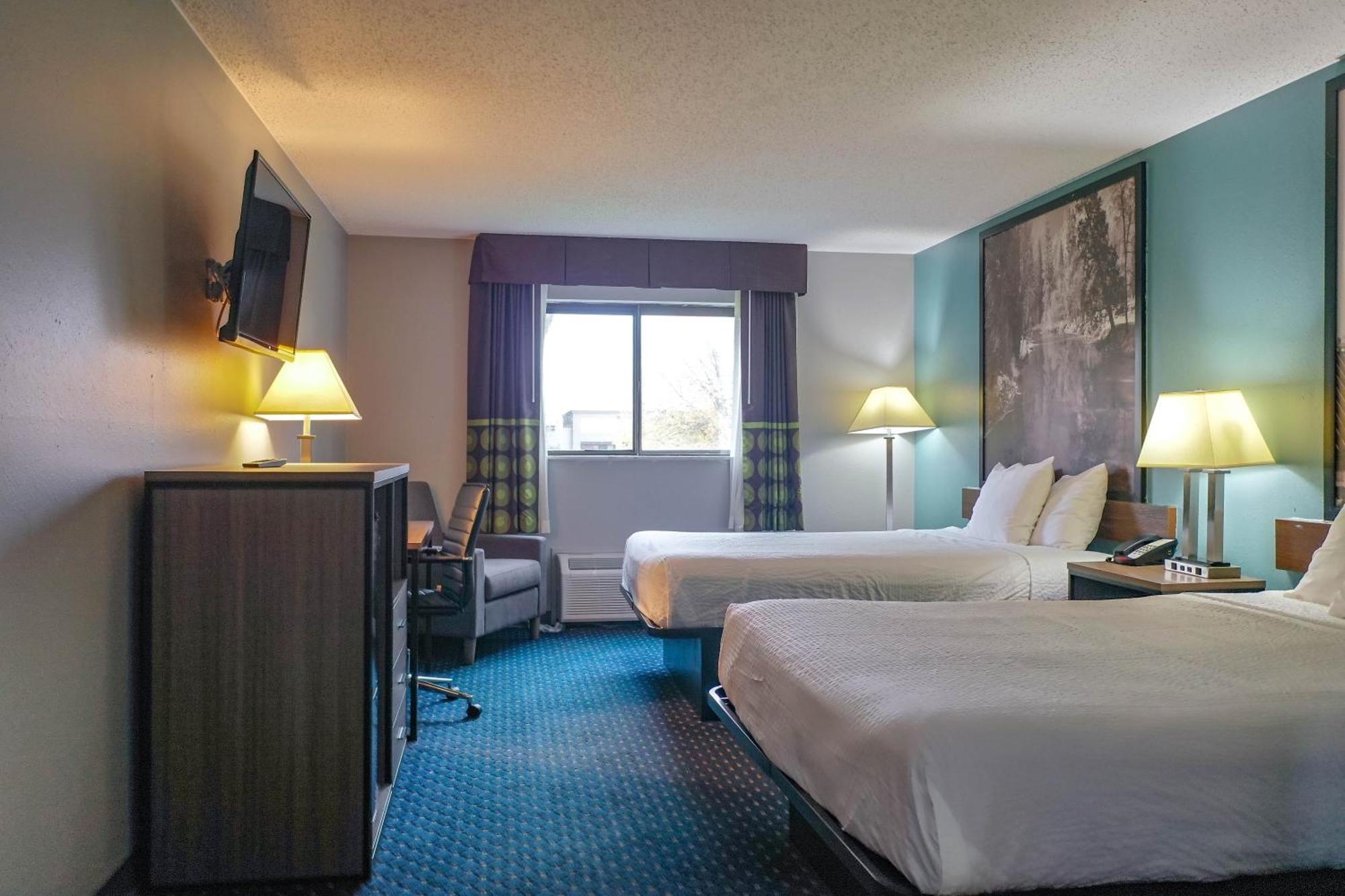 Hotel Super 8 By Wyndham Rockford I-90 Casino District Exterior foto