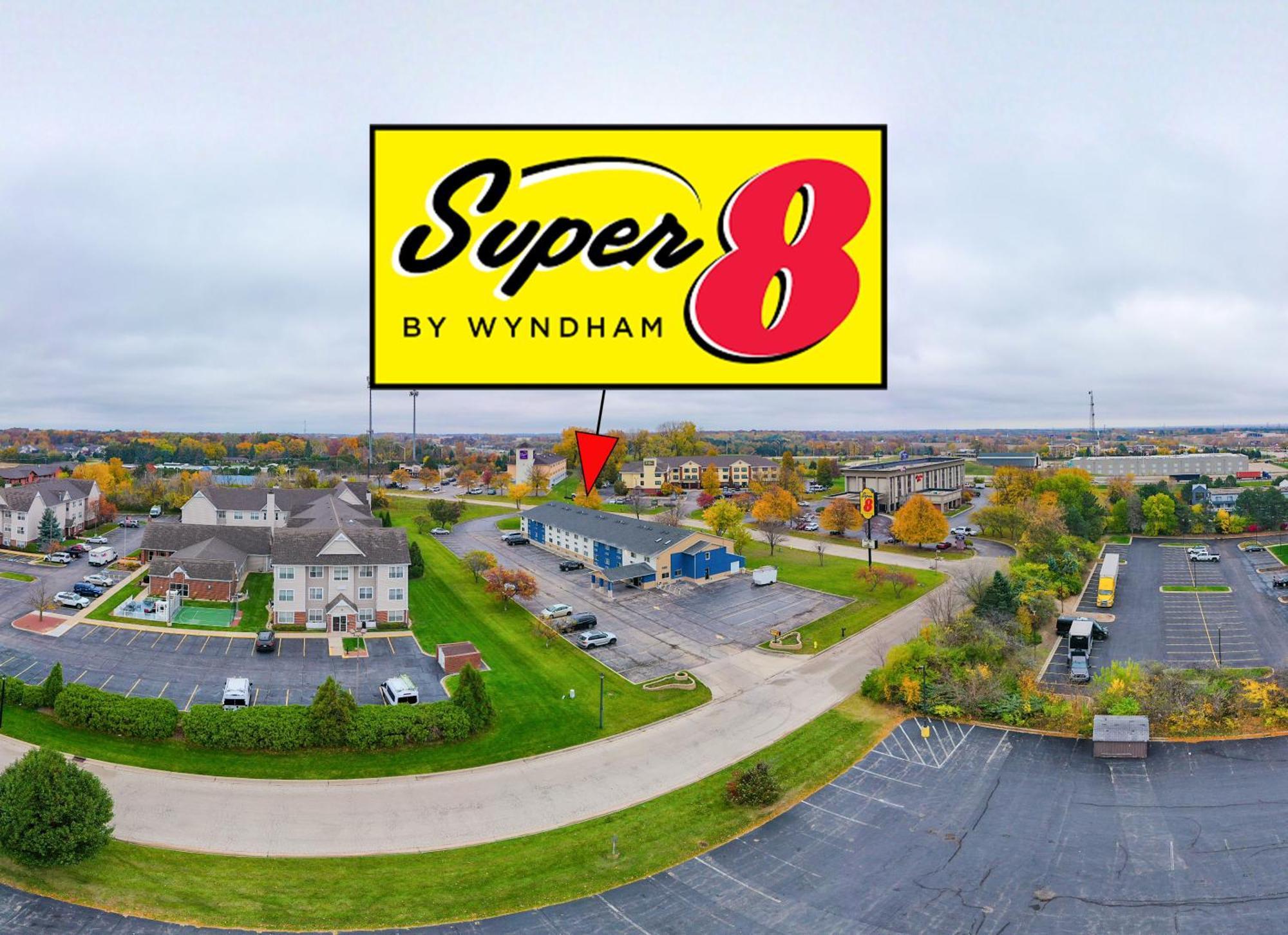 Hotel Super 8 By Wyndham Rockford I-90 Casino District Exterior foto